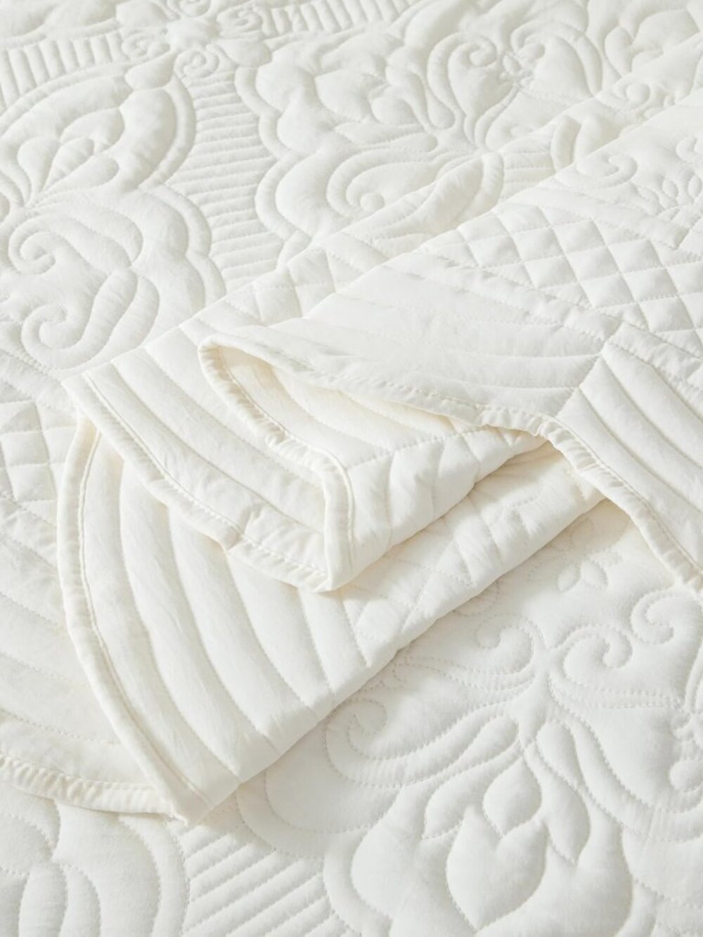 Embroidered Quilt Set King Size - 3 Pieces, Washed Lightweight Coverlet with Sca - Picture 5 of 6